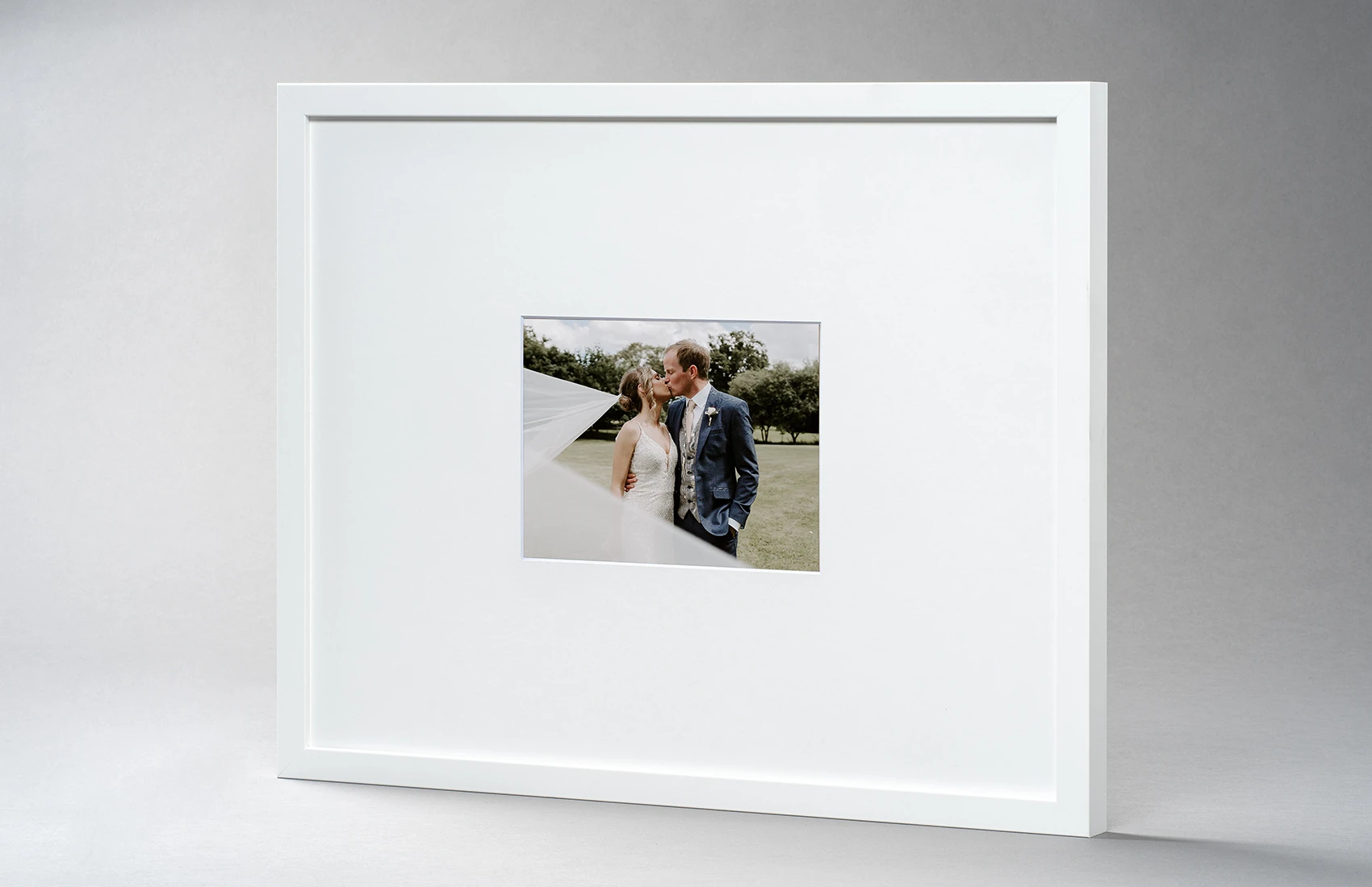 Signing Frame